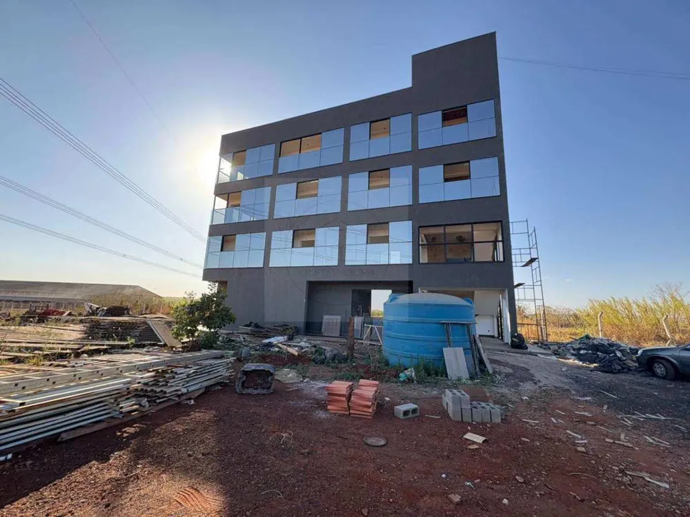 Depósito-Galpão, 18000000 m² - Foto 2