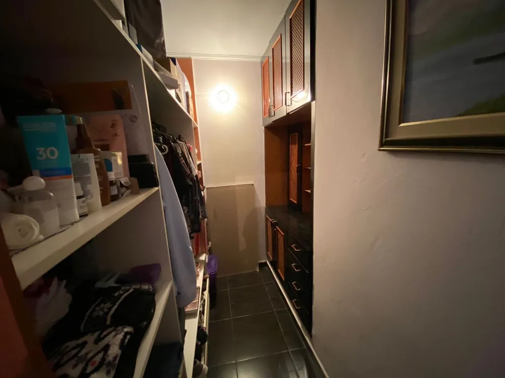 Casa, 4 quartos, 220 m² - Foto 1