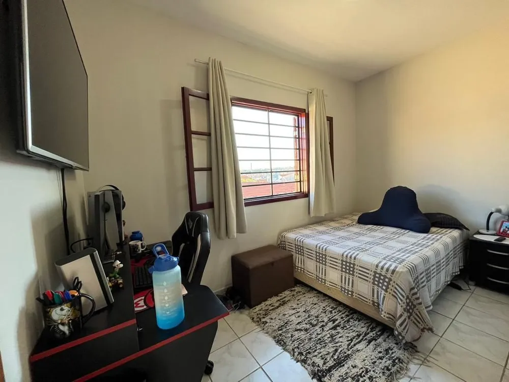 Casa, 3 quartos, 162 m² - Foto 2