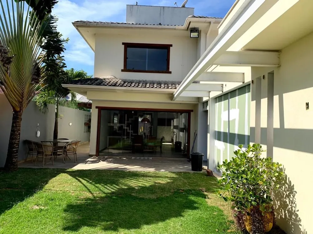 Casa, 4 quartos, 266 m² - Foto 1