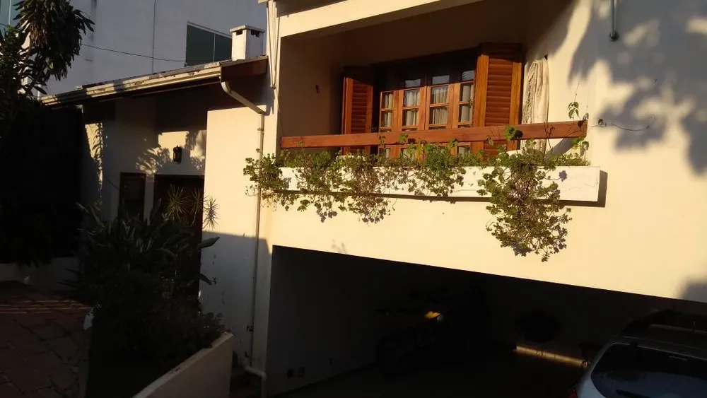 Casa, 6 quartos, 295 m² - Foto 2