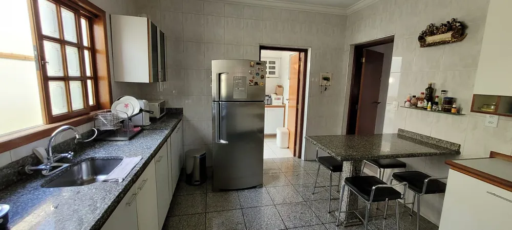 Casa, 4 quartos, 282 m² - Foto 2