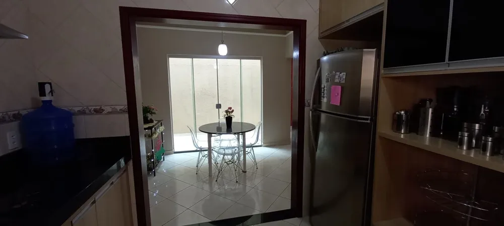 Casa, 3 quartos, 166 m² - Foto 2