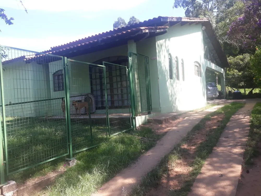 Chácara, 3 quartos, 1360 m² - Foto 1