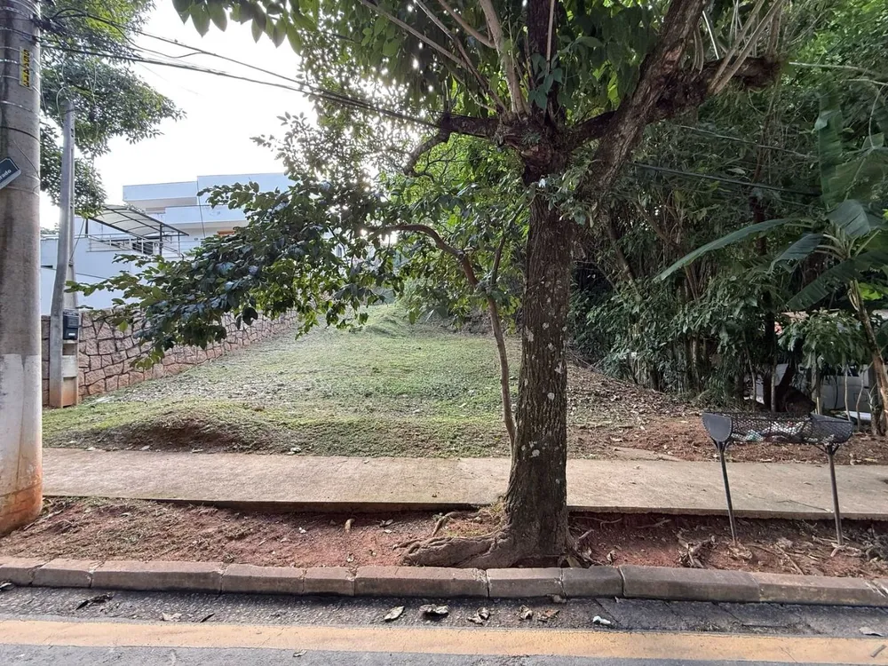 Loteamento e Condomínio, 600 m² - Foto 1