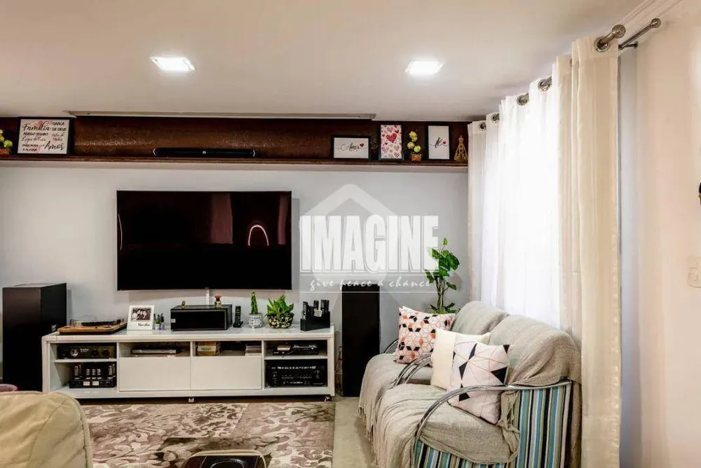 Sobrado, 3 quartos, 180 m² - Foto 1
