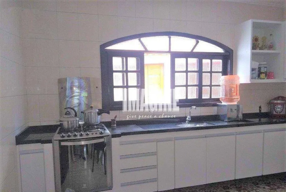 Sobrado, 3 quartos, 270 m² - Foto 3