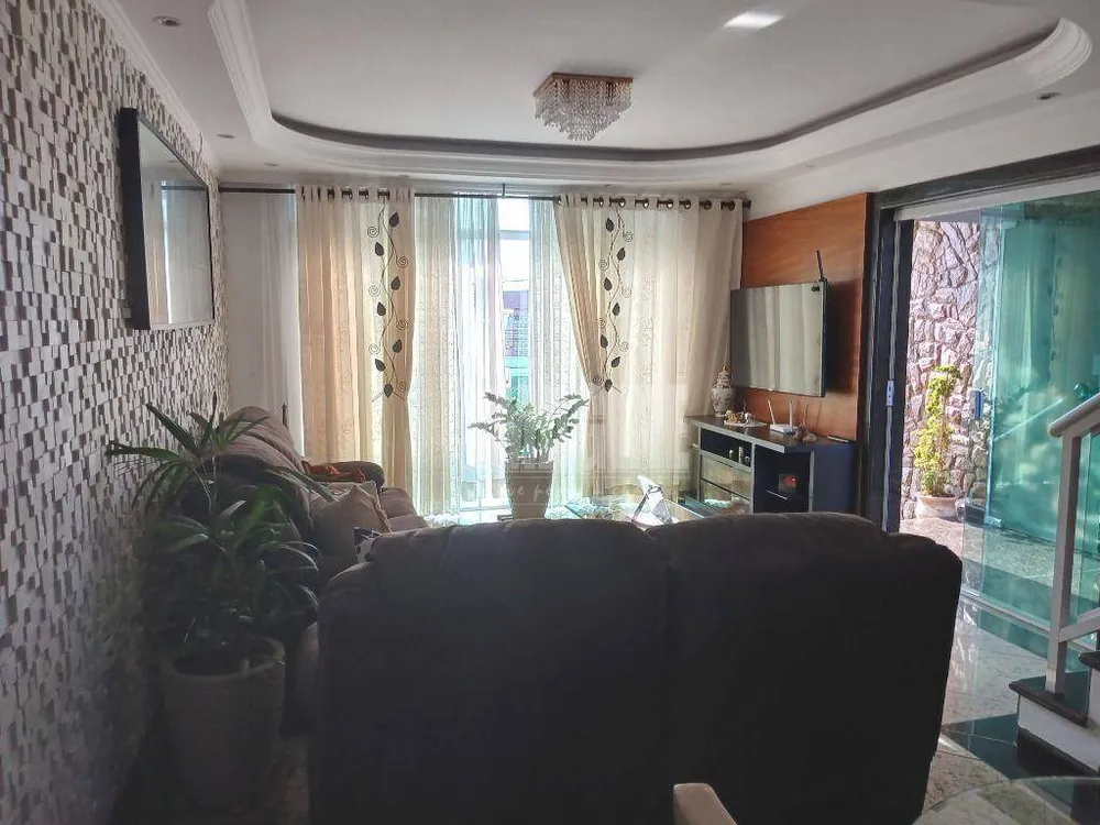 Sobrado, 3 quartos, 249 m² - Foto 1