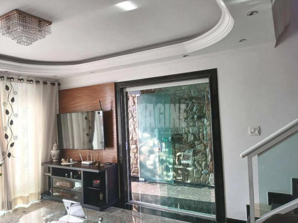 Sobrado, 3 quartos, 249 m² - Foto 2