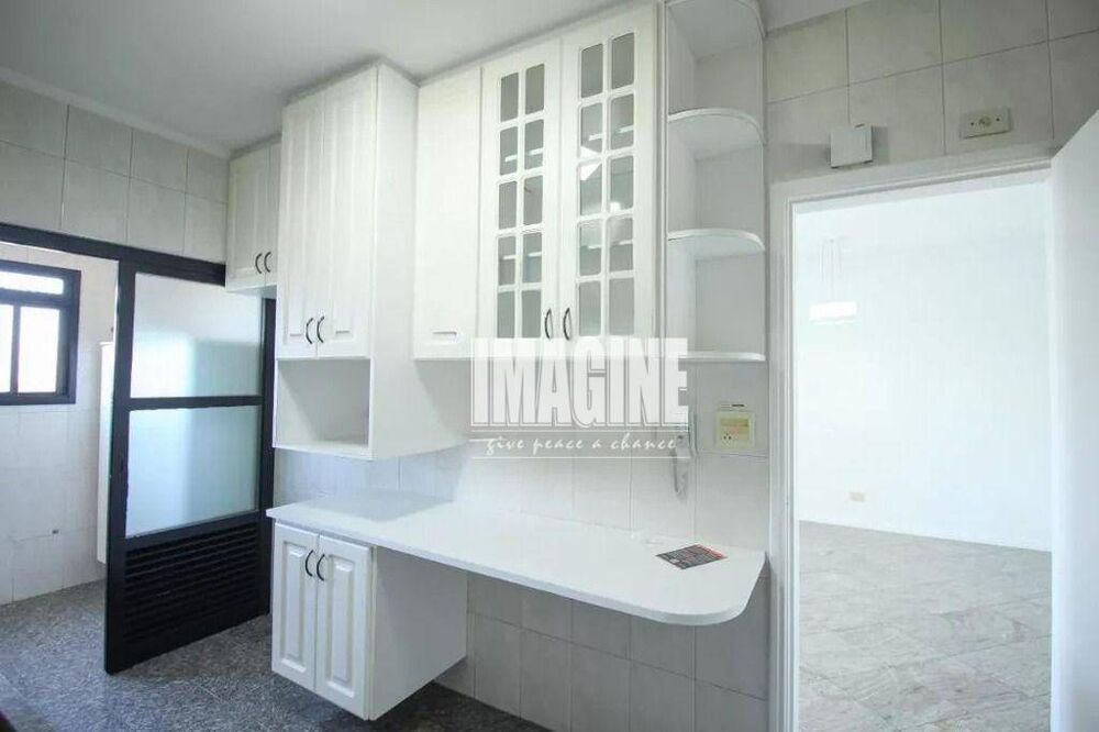 Apartamento à venda com 3 quartos, 95m² - Foto 4