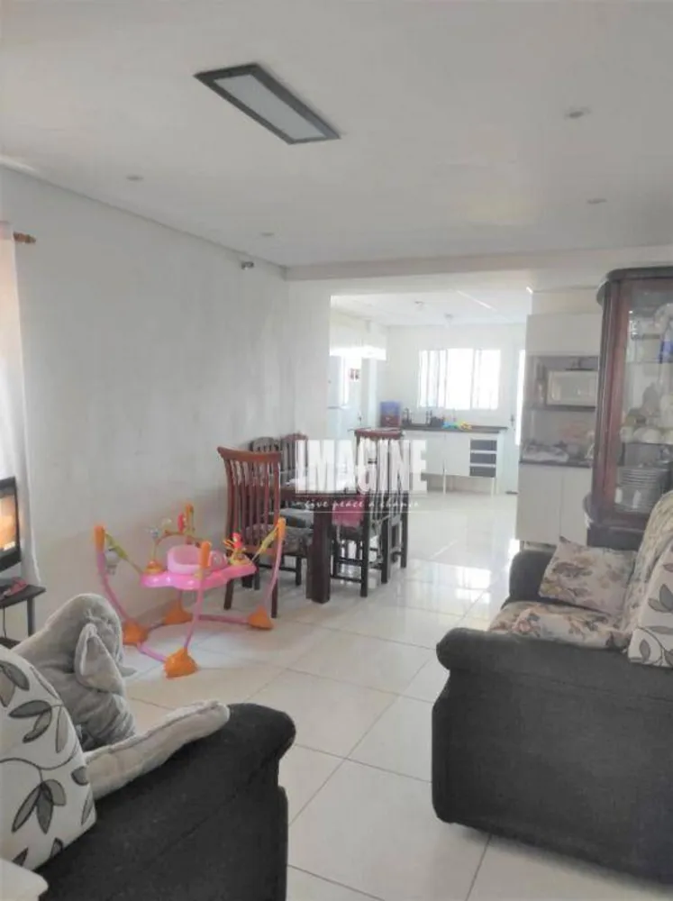 Sobrado, 3 quartos, 246 m² - Foto 1