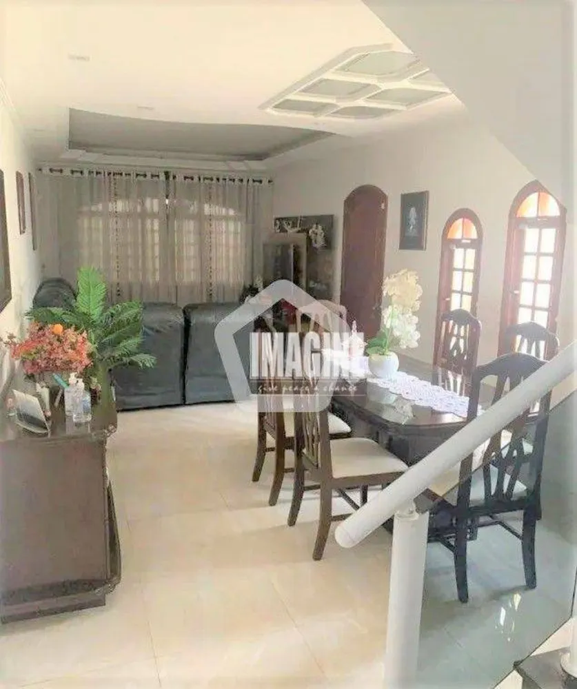 Sobrado, 3 quartos, 240 m² - Foto 3