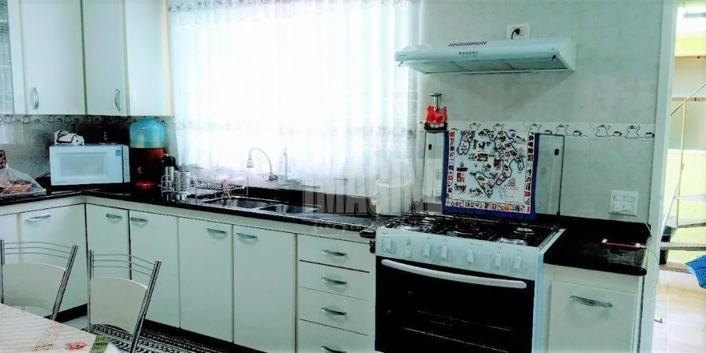Sobrado, 3 quartos, 240 m² - Foto 2