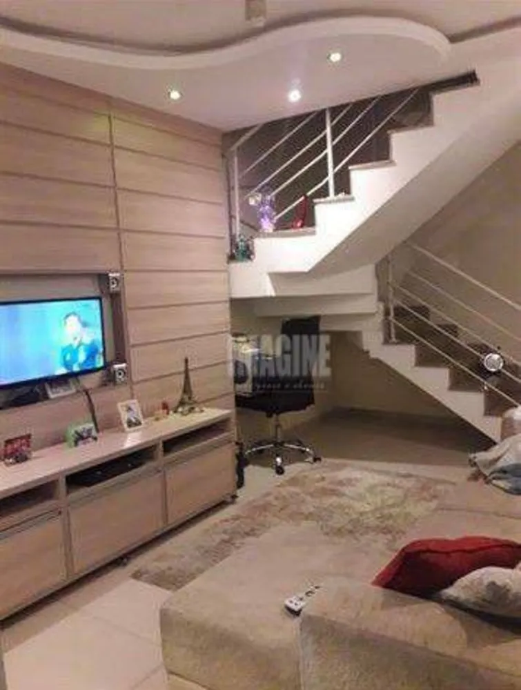 Sobrado, 3 quartos, 240 m² - Foto 1