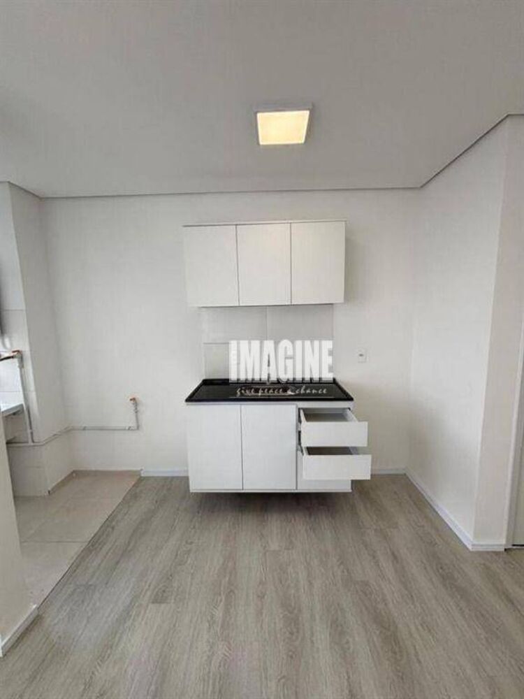 Apartamento à venda com 2 quartos, 38m² - Foto 3