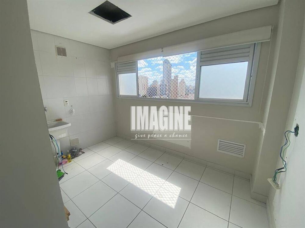 Apartamento à venda com 3 quartos, 106m² - Foto 3