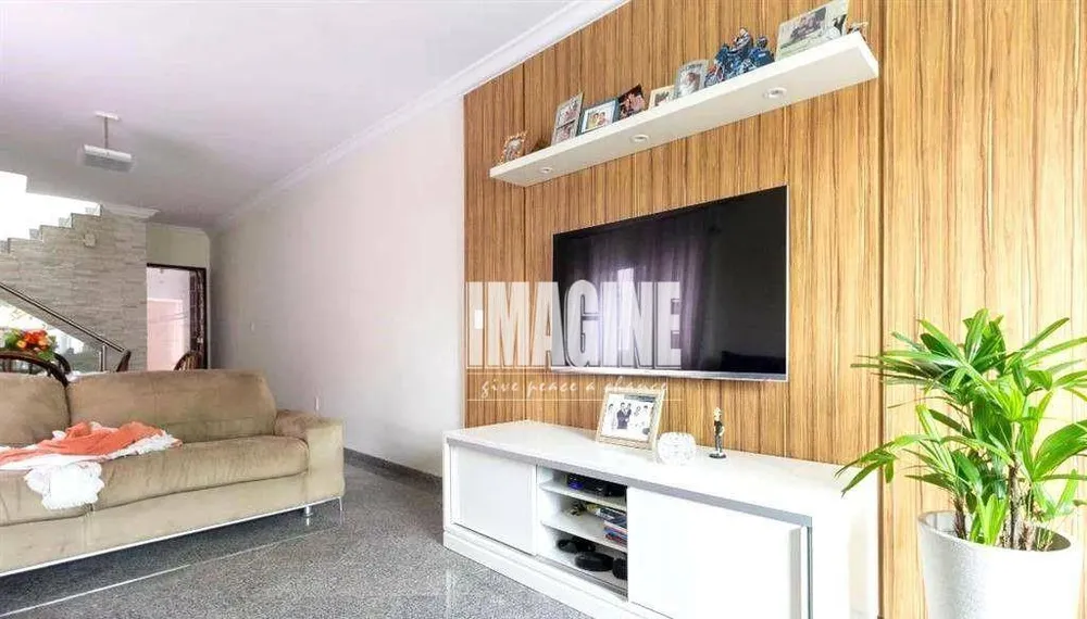 Sobrado, 3 quartos, 200 m² - Foto 1