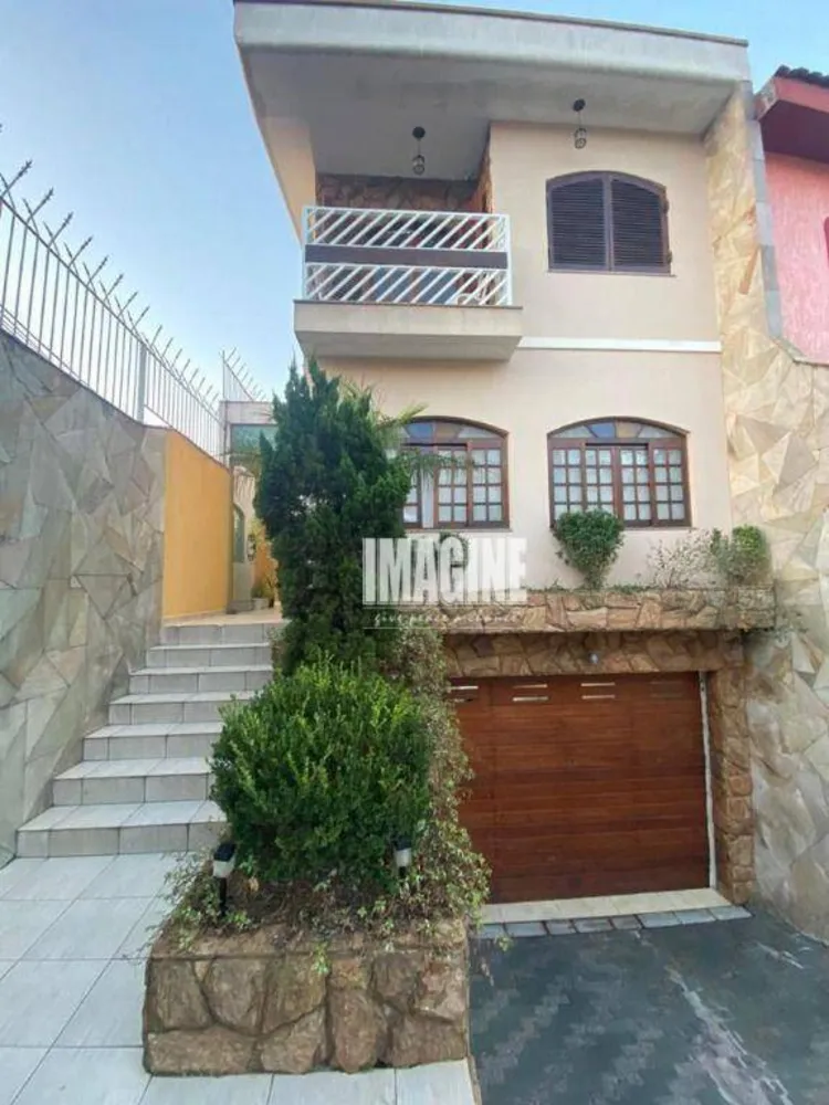 Sobrado, 3 quartos, 239 m² - Foto 1