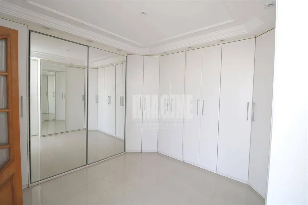 Apartamento, 3 quartos, 237 m² - Foto 1