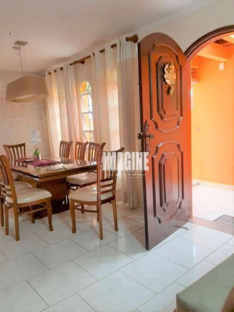 Sobrado, 3 quartos, 418 m² - Foto 2