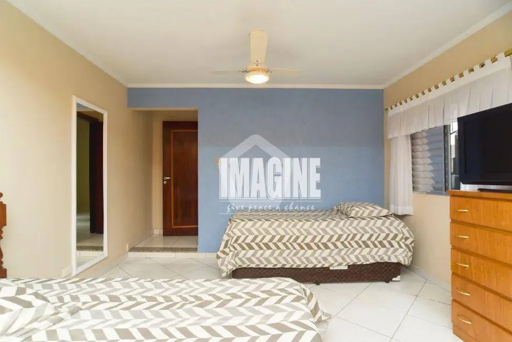 Sobrado, 3 quartos, 236 m² - Foto 2