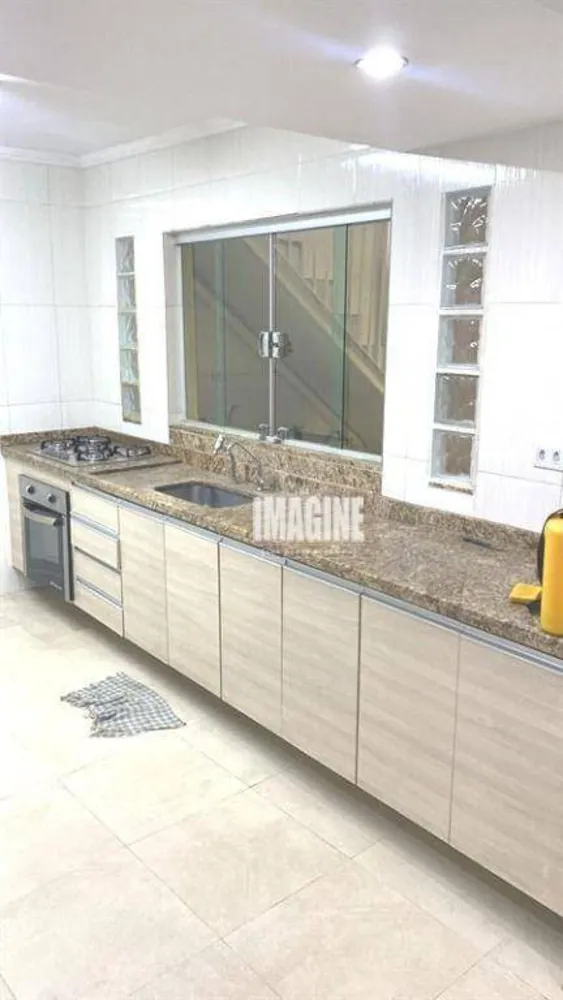 Sobrado, 3 quartos, 240 m² - Foto 1