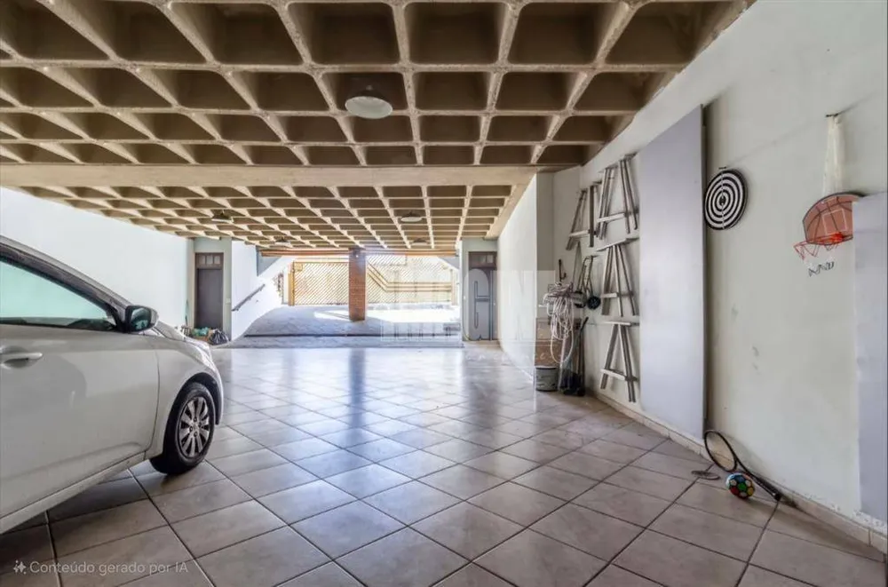 Sobrado, 3 quartos, 303 m² - Foto 1