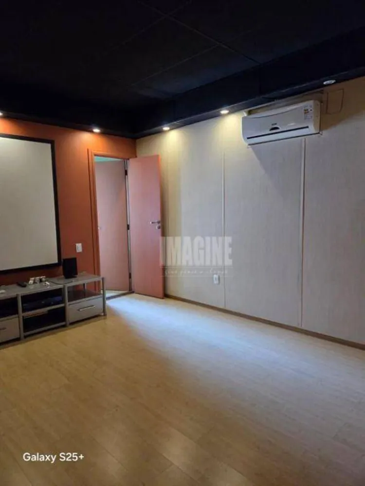 Sobrado, 3 quartos, 303 m² - Foto 2