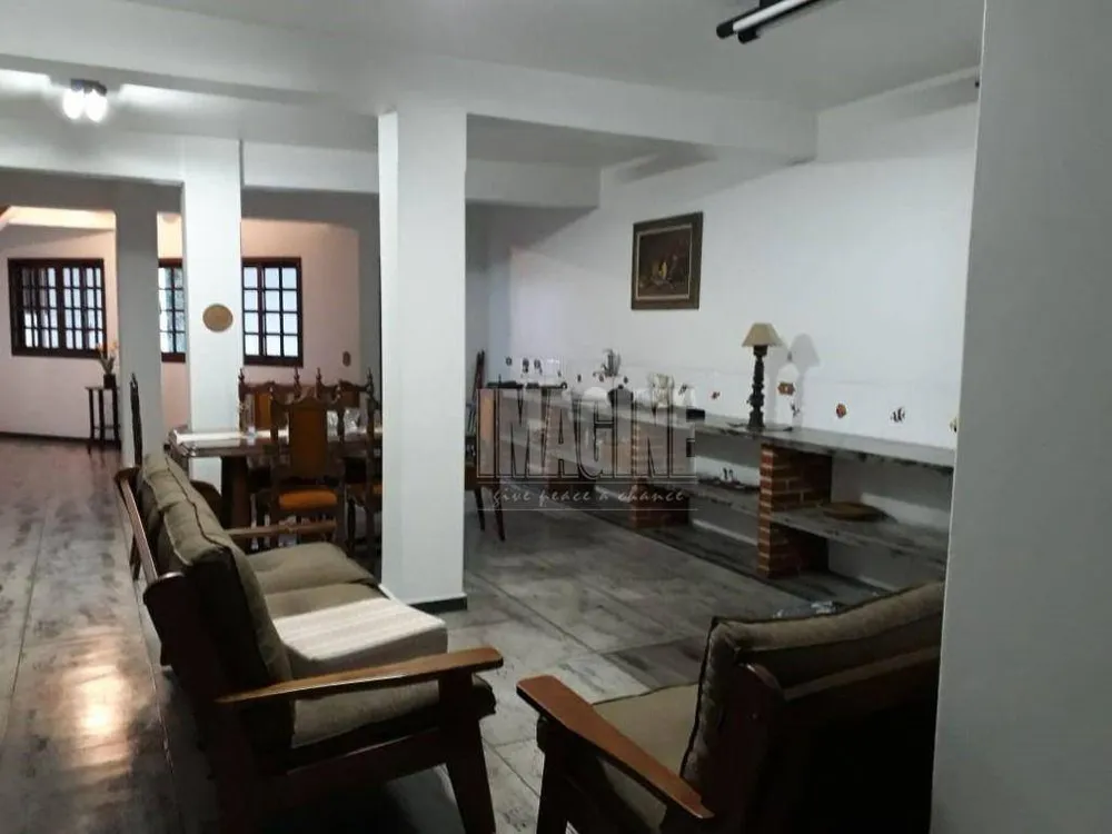 Sobrado, 2 quartos, 380 m² - Foto 1