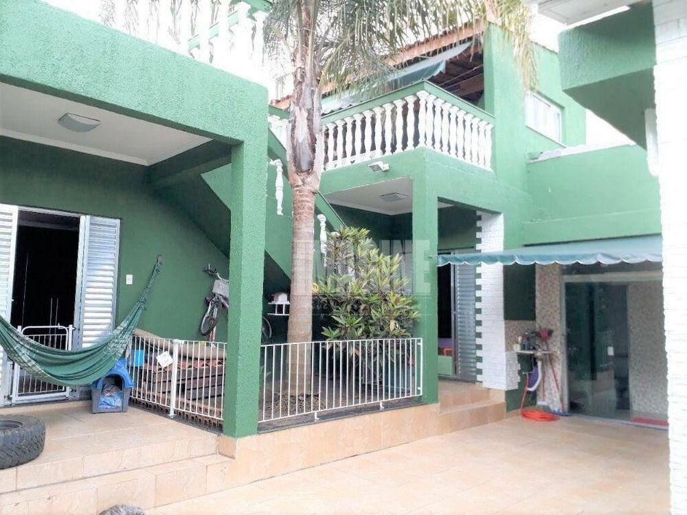 Casa, 3 quartos, 220 m² - Foto 1