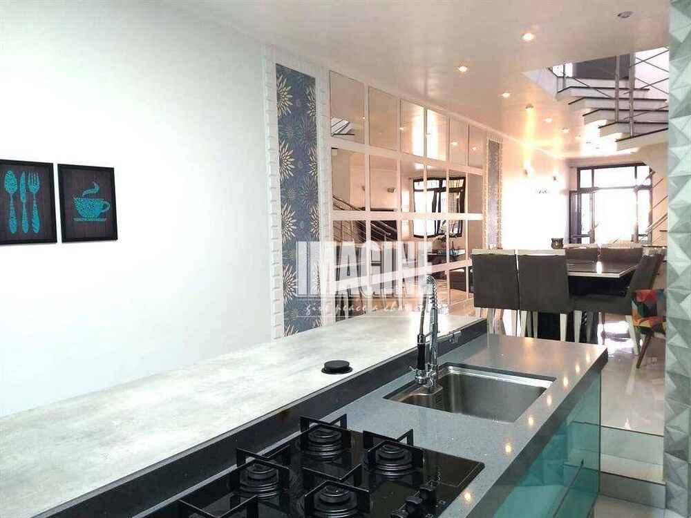 Sobrado, 3 quartos, 250 m² - Foto 1