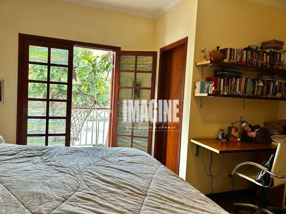 Sobrado, 3 quartos, 218 m² - Foto 1