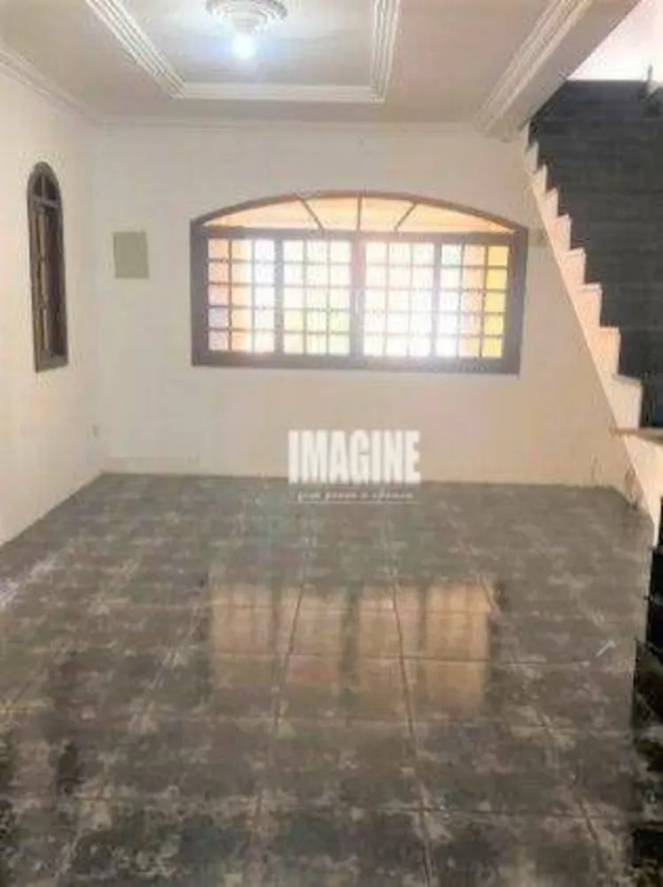 Sobrado, 3 quartos, 263 m² - Foto 1