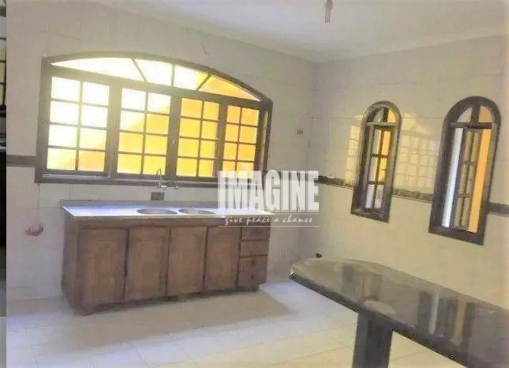 Sobrado, 3 quartos, 263 m² - Foto 2