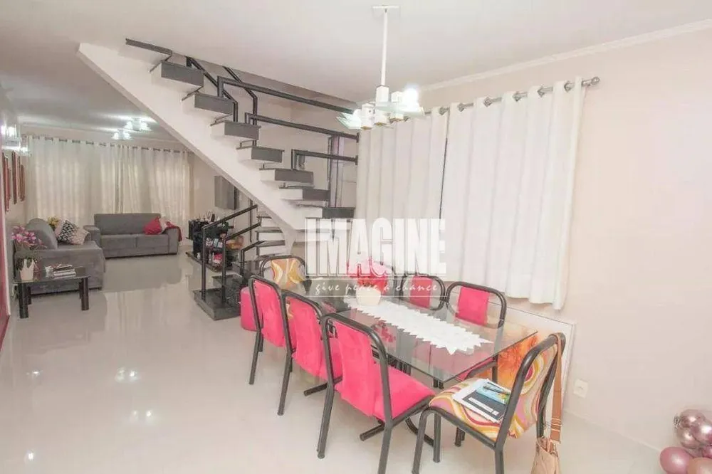 Sobrado, 2 quartos, 200 m² - Foto 1