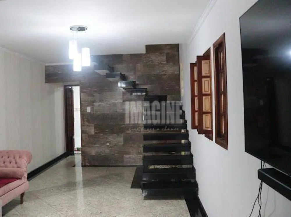 Sobrado, 3 quartos, 245 m² - Foto 2