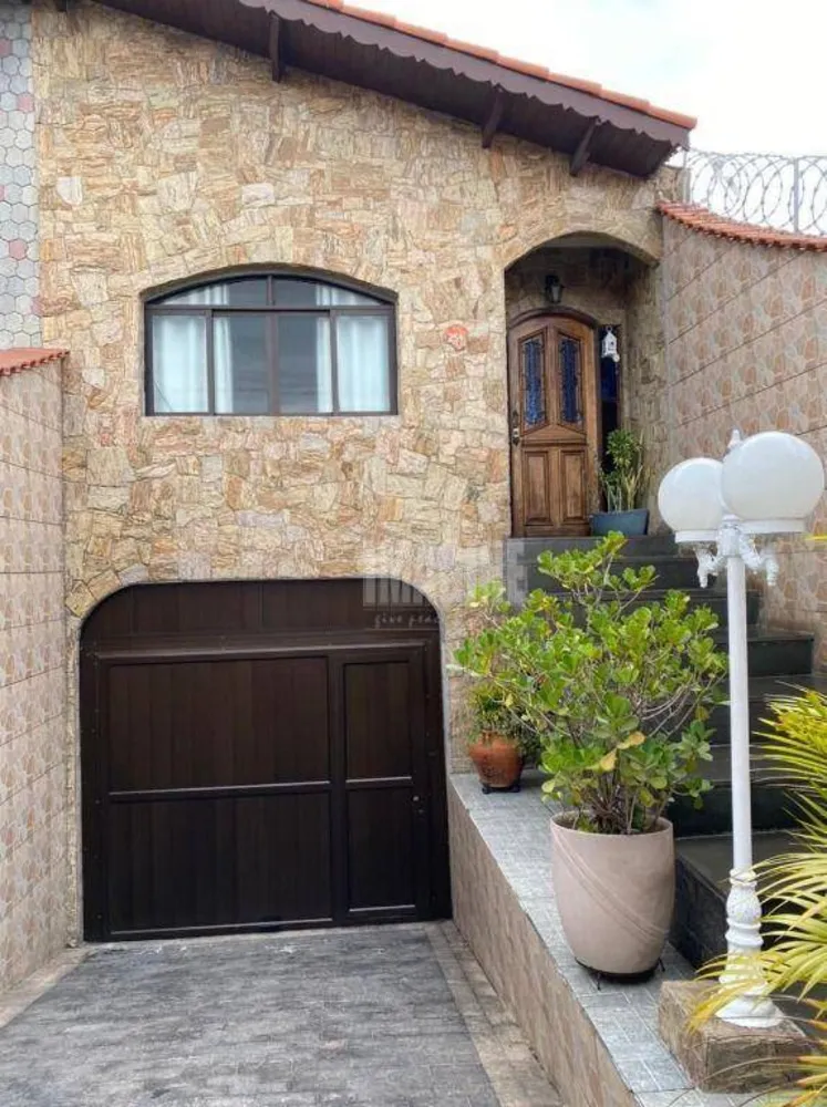 Casa, 3 quartos, 230 m² - Foto 1