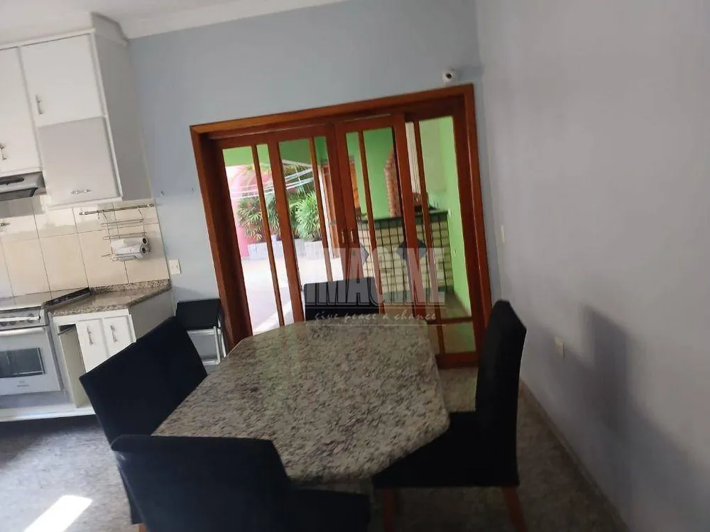 Sobrado, 4 quartos, 272 m² - Foto 2