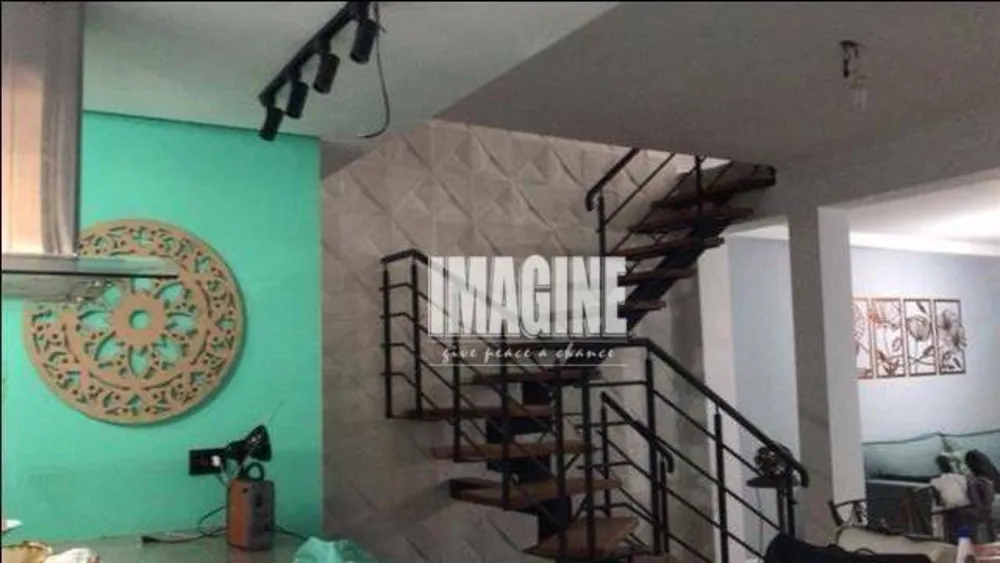 Sobrado, 3 quartos, 270 m² - Foto 1