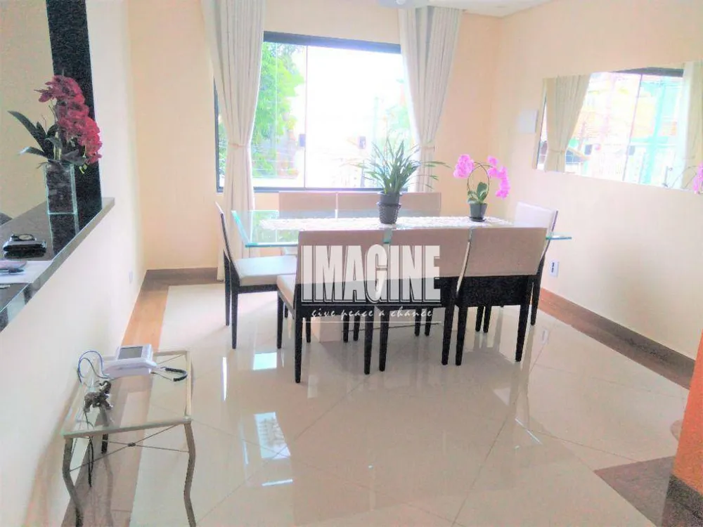 Sobrado, 4 quartos, 190 m² - Foto 1