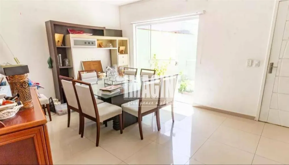 Sobrado, 4 quartos, 217 m² - Foto 1