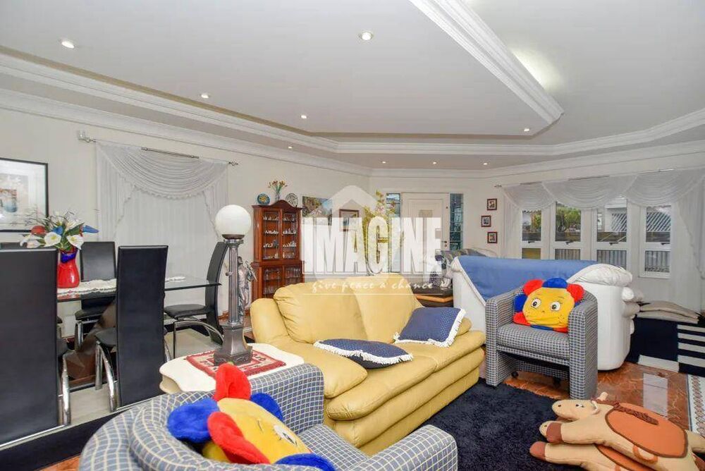 Sobrado, 3 quartos, 320 m² - Foto 1