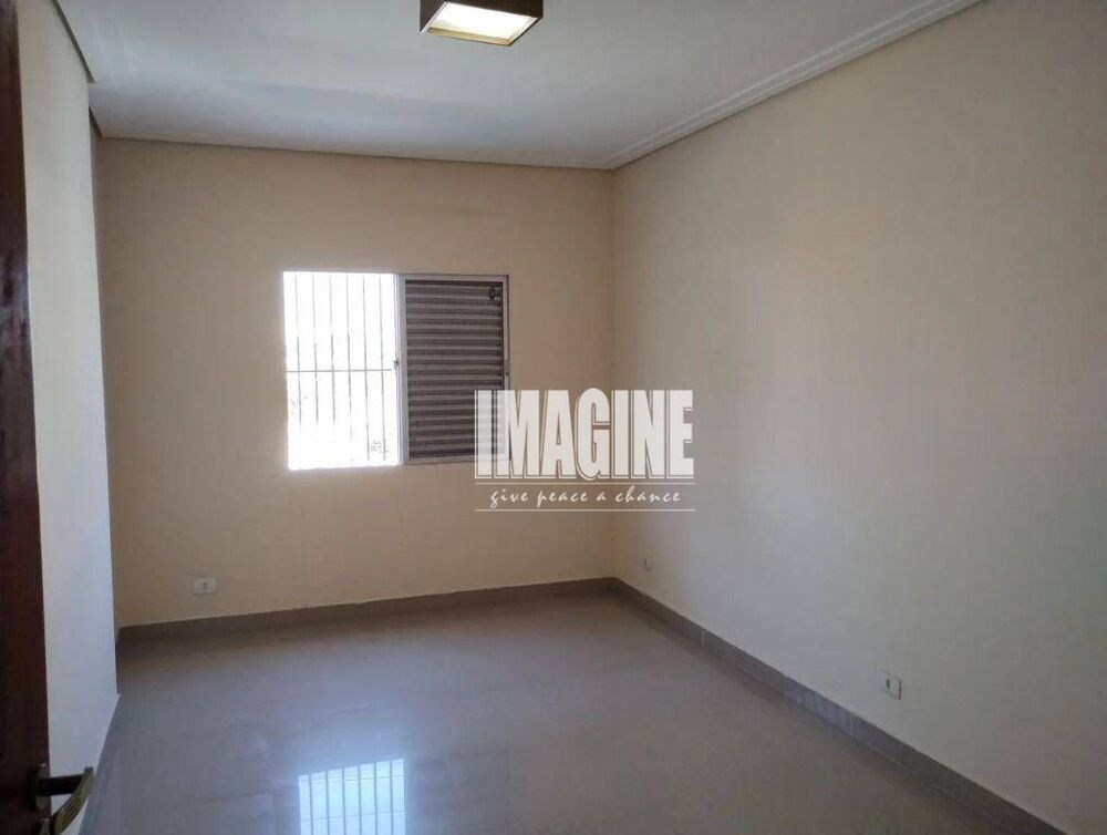 Casa à venda com 3 quartos, 126m² - Foto 2