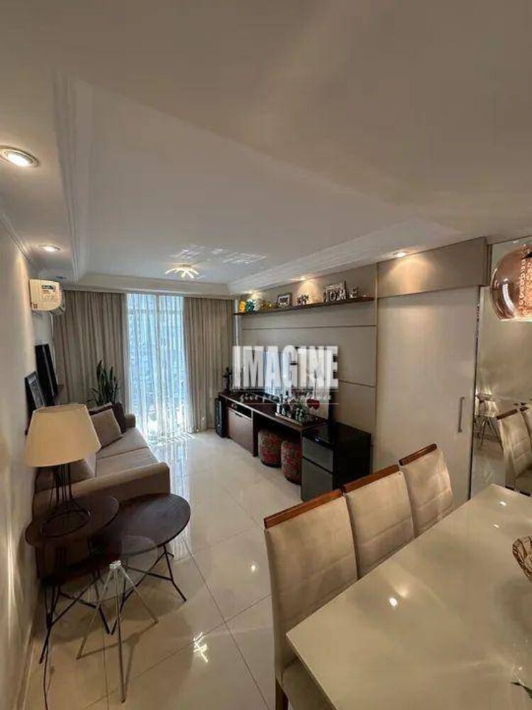 Apartamento à venda com 2 quartos, 64m² - Foto 1
