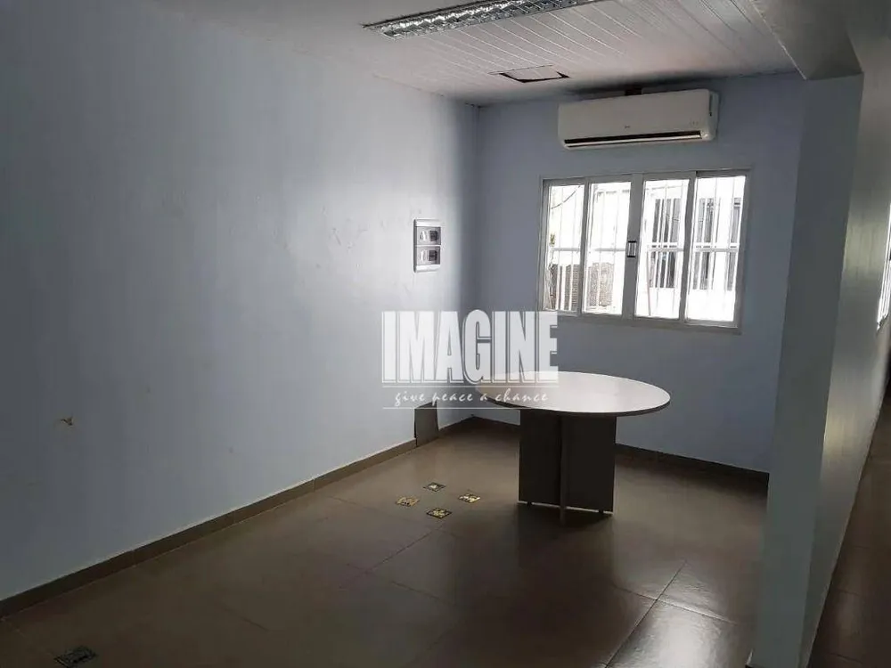 Sobrado, 3 quartos, 400 m² - Foto 1
