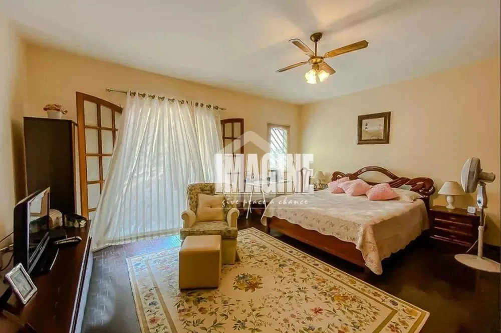 Sobrado, 6 quartos, 400 m² - Foto 1