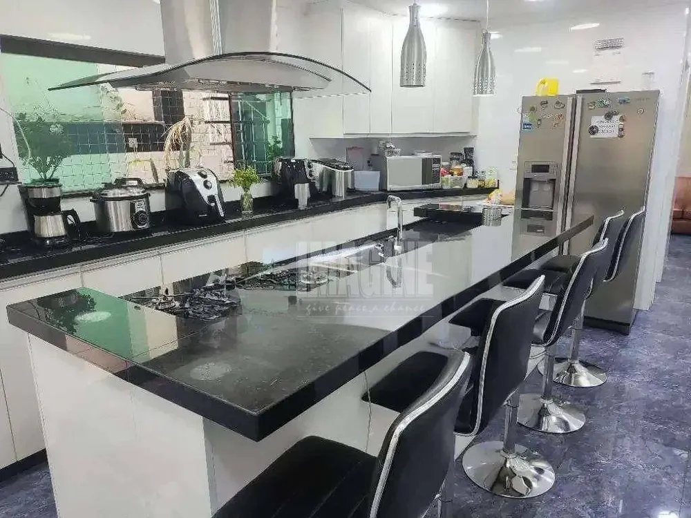 Casa, 4 quartos, 200 m² - Foto 1