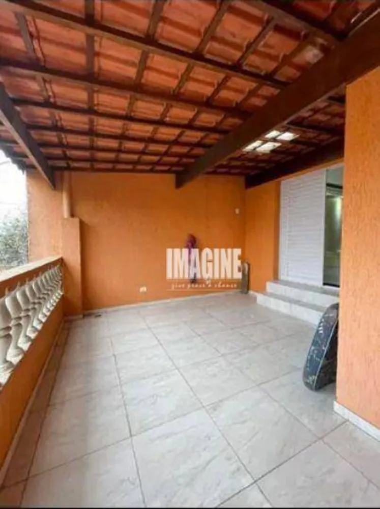 Sobrado, 3 quartos, 200 m² - Foto 1