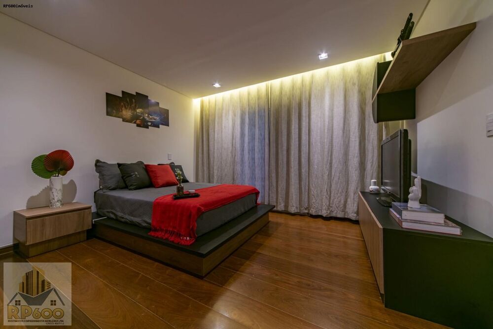 Casa, 4 quartos, 155 m² - Foto 1