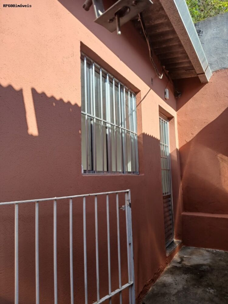 Casa para alugar com 1 quarto, 35m² - Foto 1